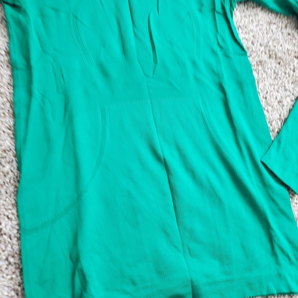 Lululemon Long Sleeve Swiftly 💚 - Picture 3 of 9